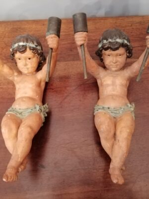 Coppia di putti in terracotta