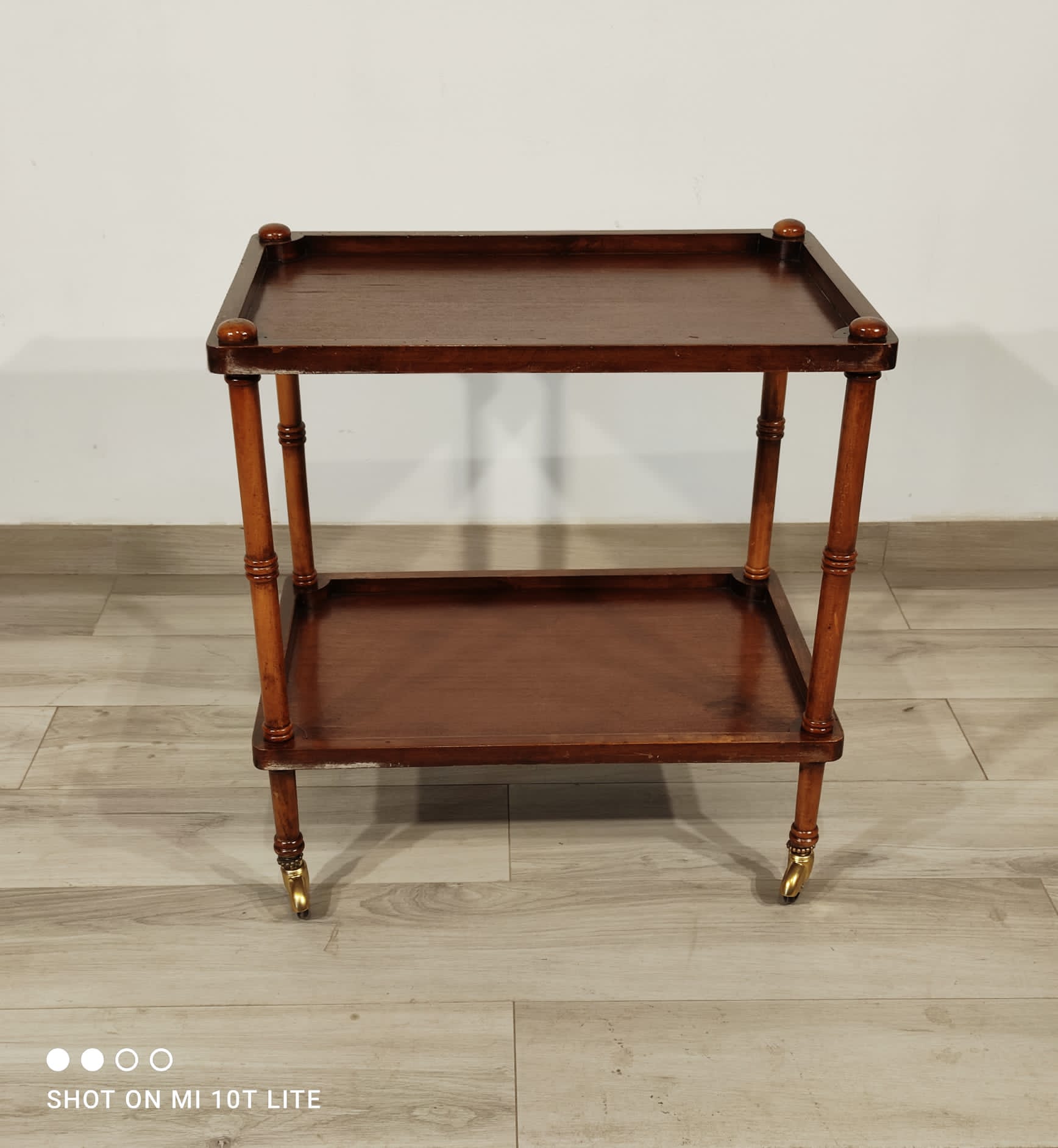 Tavolino portabottiglie Liberty