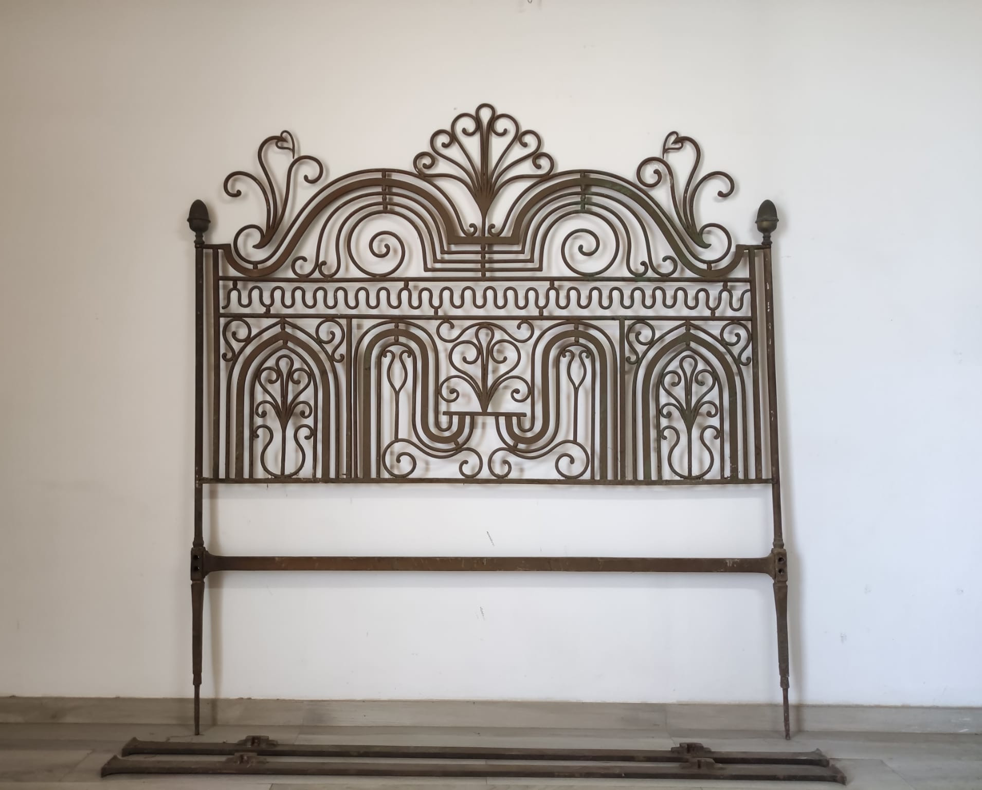 Imposing Double Bed - Image 2