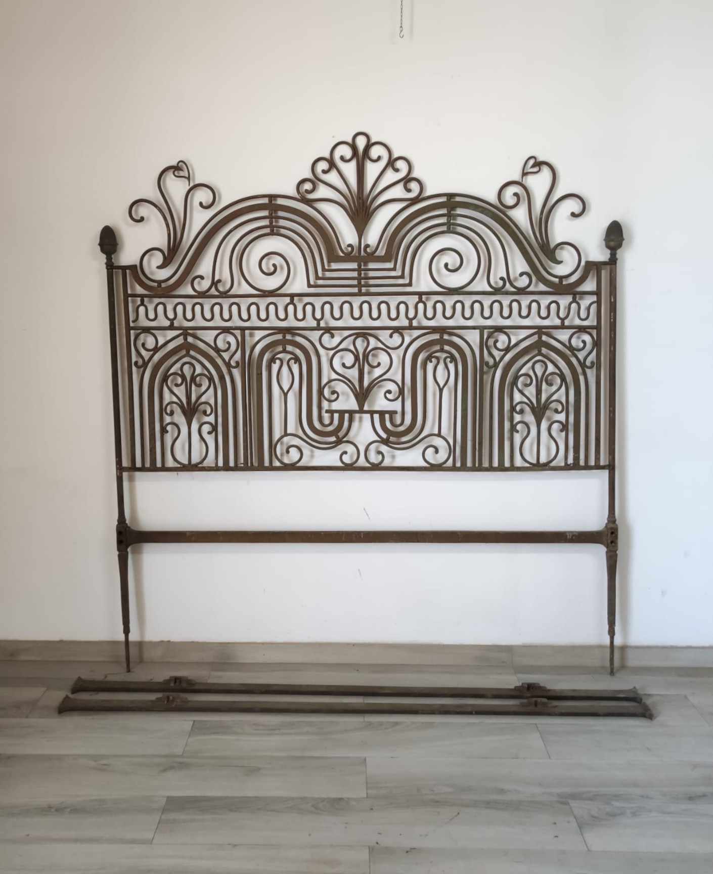 Imposing Double Bed - Image 11