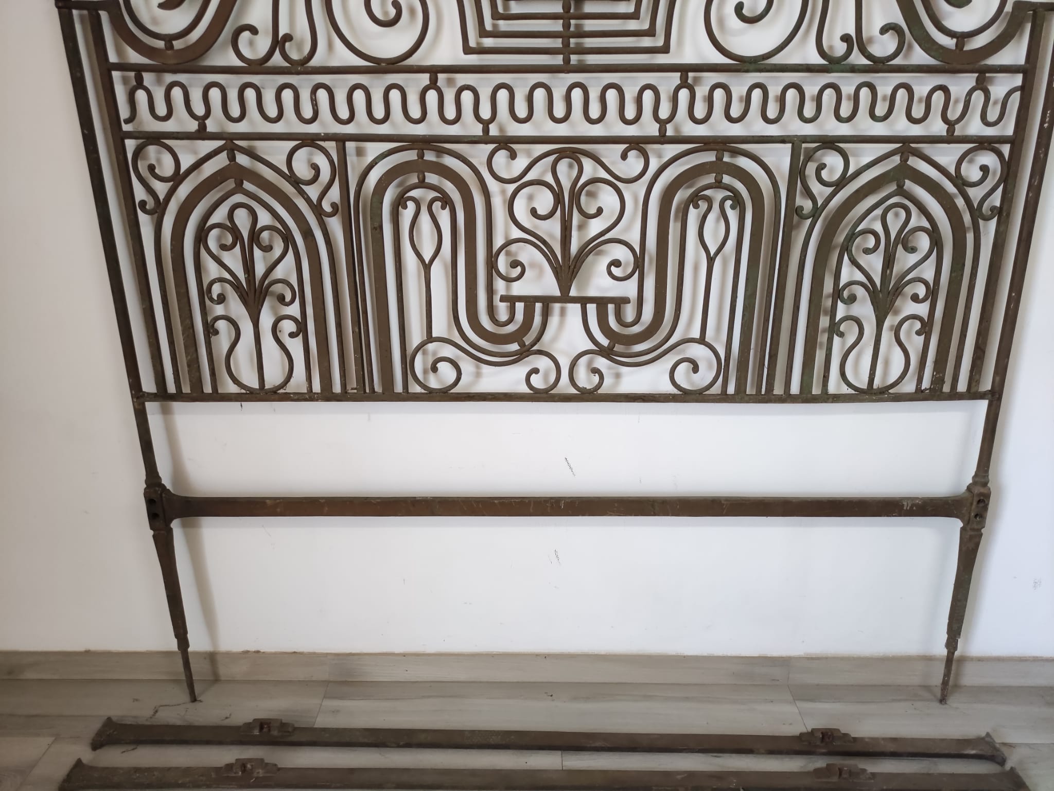 Imposing Double Bed - Image 3