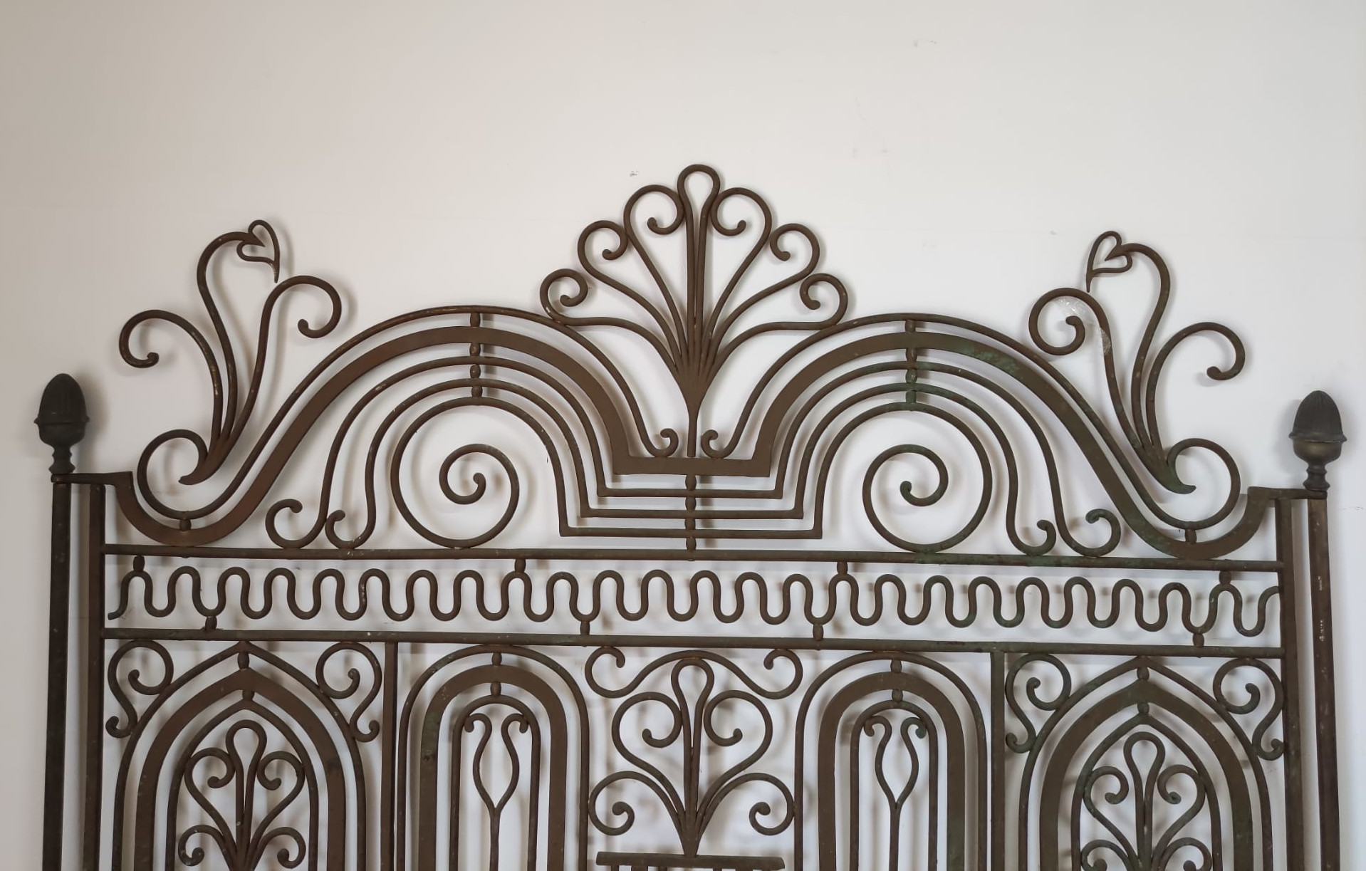 Imposing Double Bed - Image 4