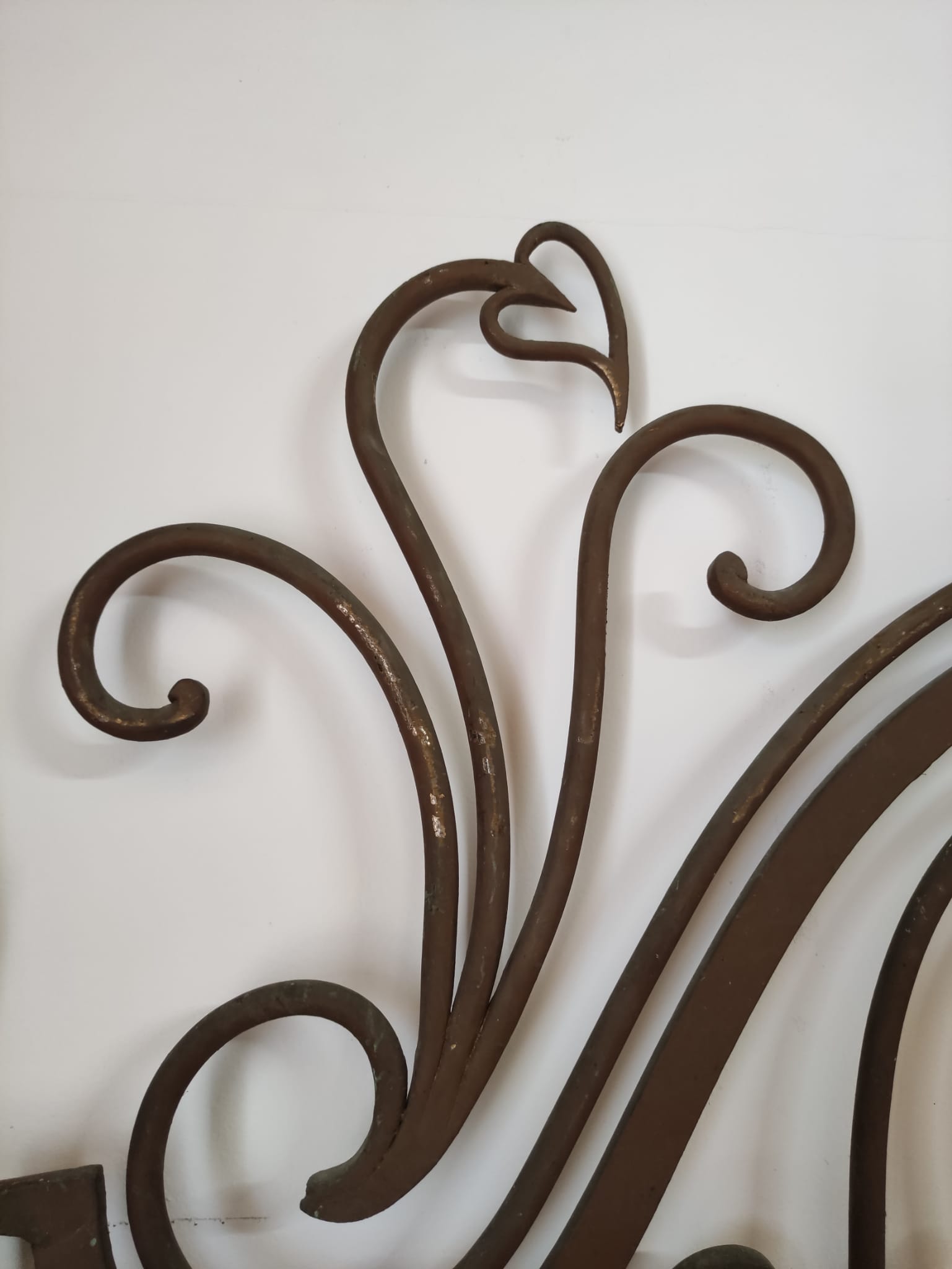 Imposing Double Bed - Image 7