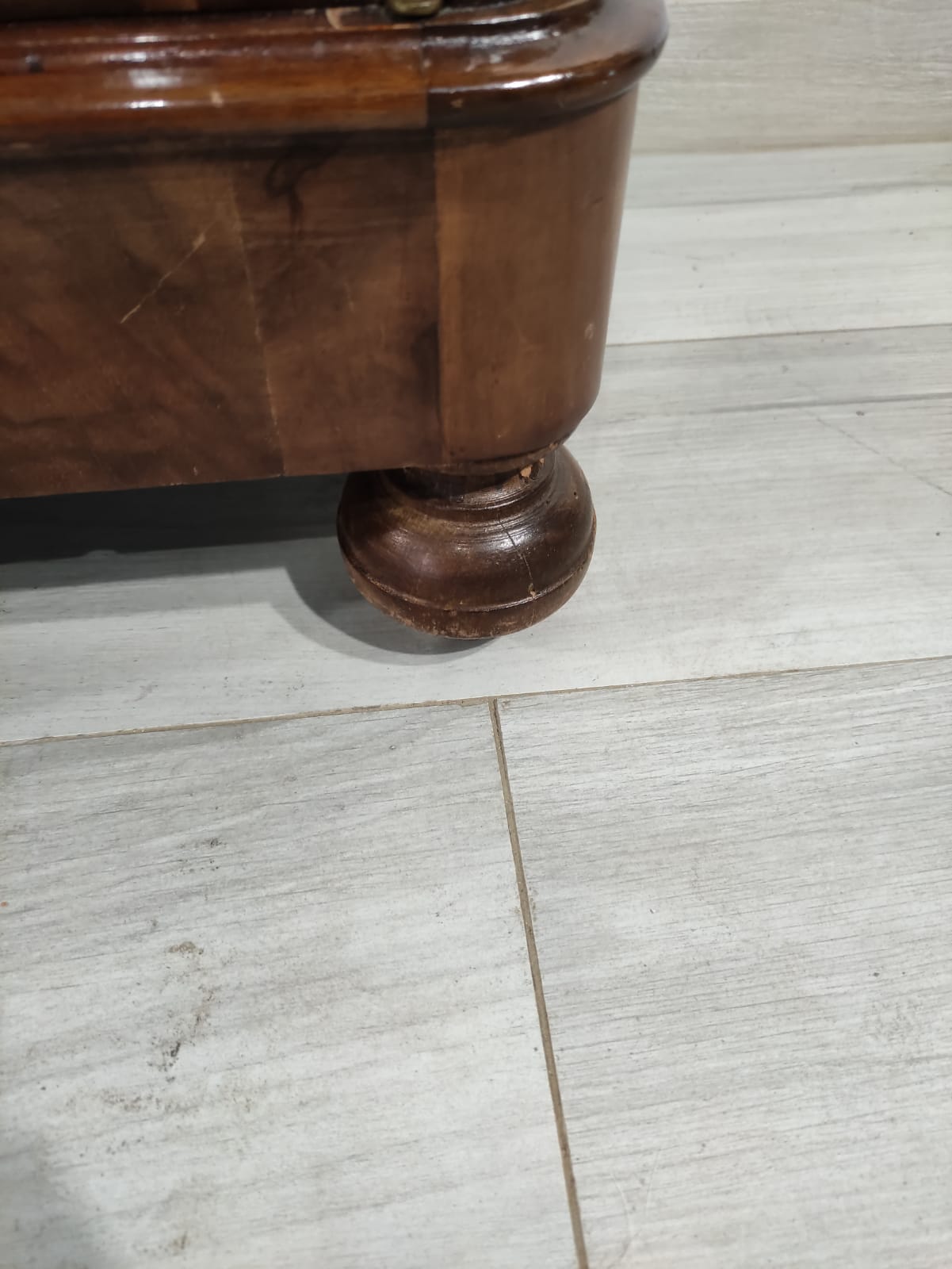 Servante francese in piuma di noce - immagine 10