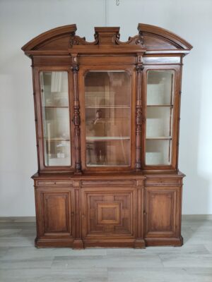 Libreria in massello di noce