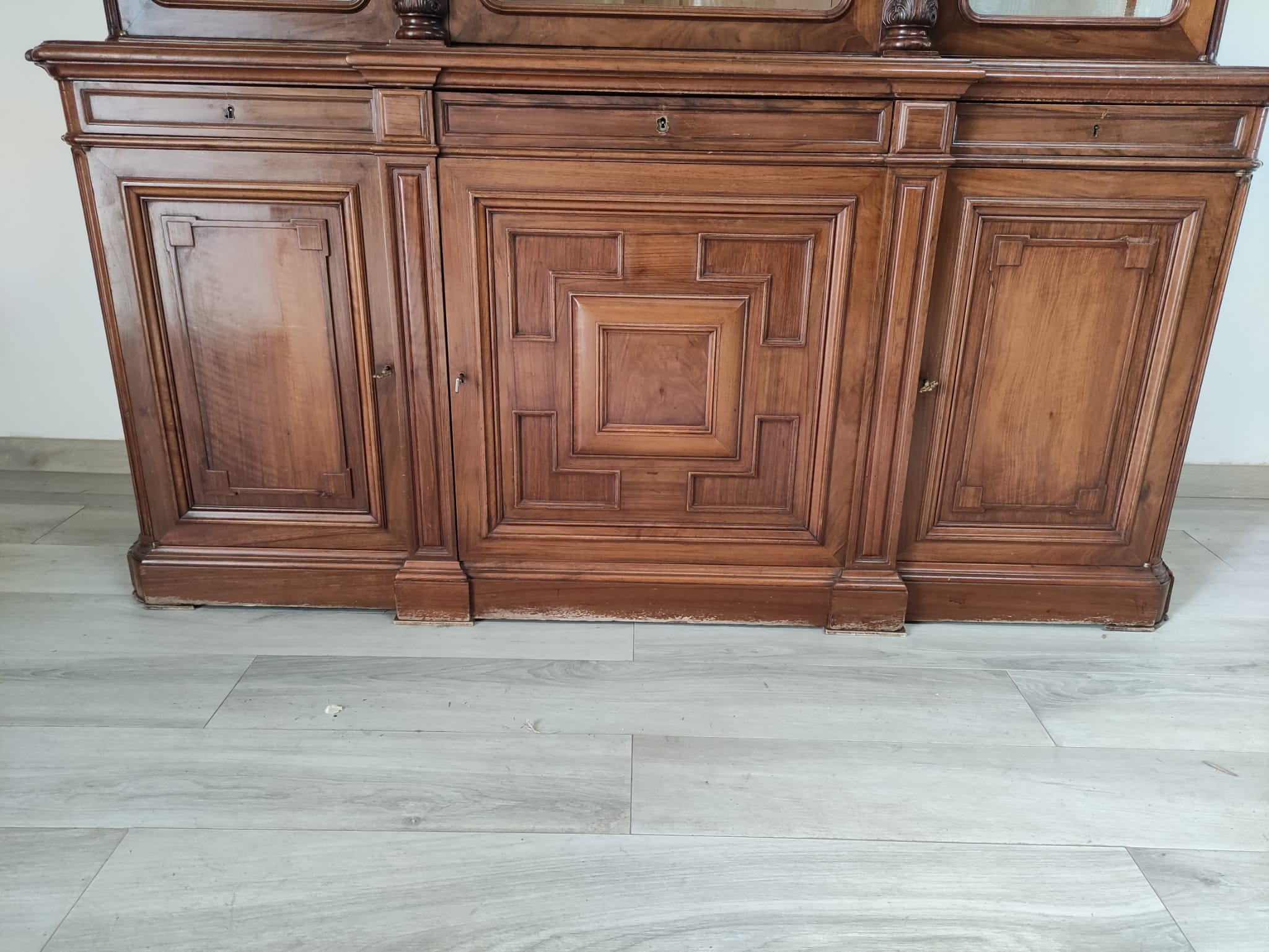 Libreria in massello di noce - immagine 17