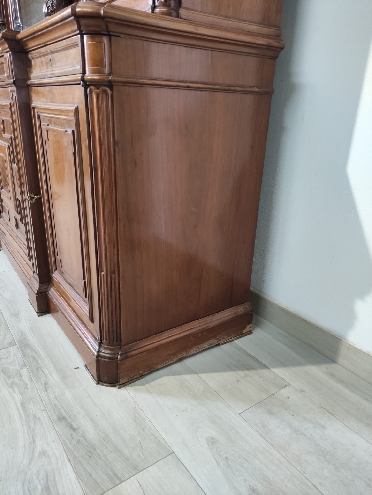 Libreria in massello di noce - immagine 6