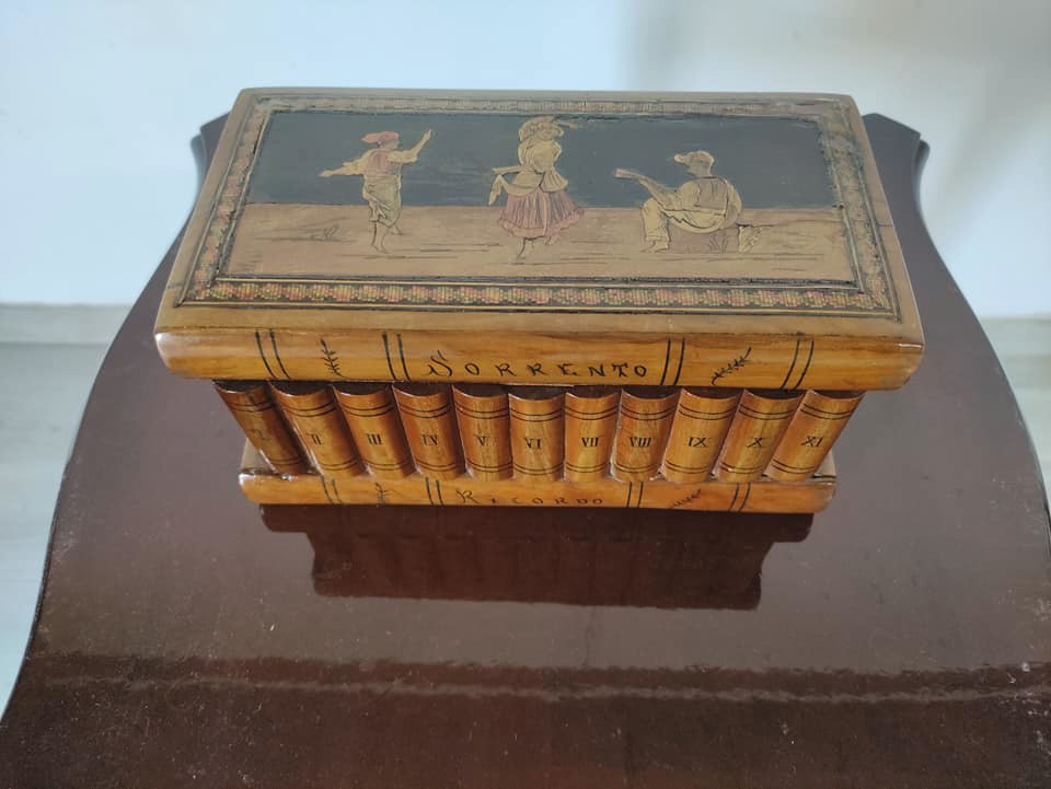 Portagioie sorrentino in noce - immagine 2