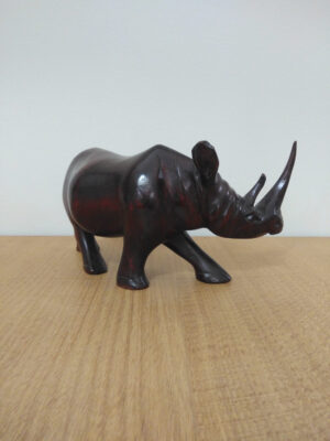 Rinoceronte di legno