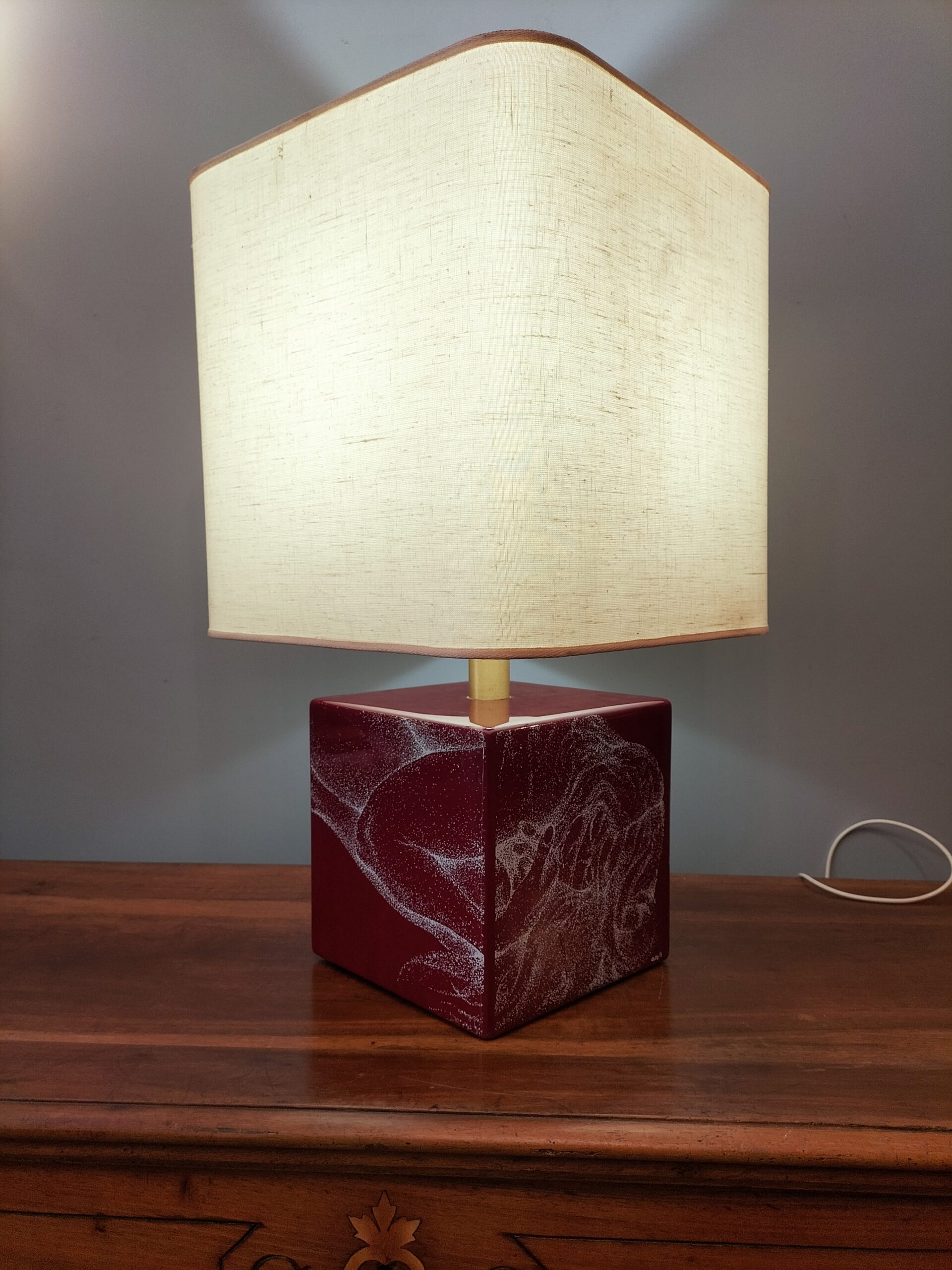 Lampada vintage a cubo Antichità Restauri