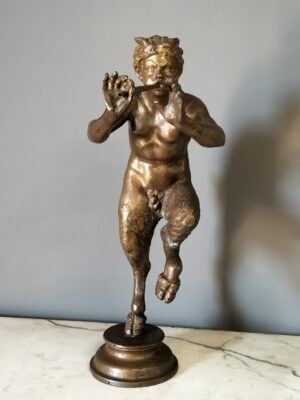 Fauno in bronzo con piffero