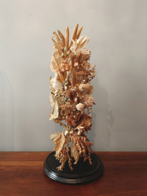 Campana in vetro con fiori