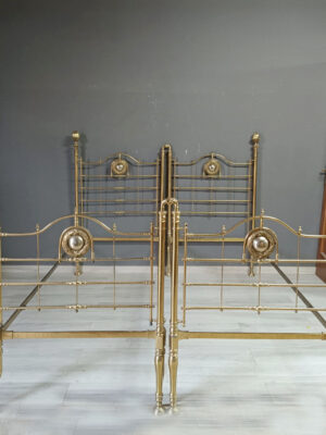 Letto matrimoniale in ottone