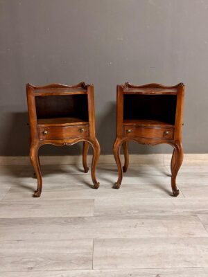 Coppia di comodini provenzali