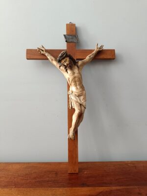 Crocifisso in cartapesta