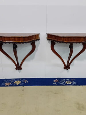 Coppia di consolle a parete