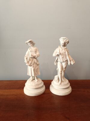 Sculture in biscuit bianco